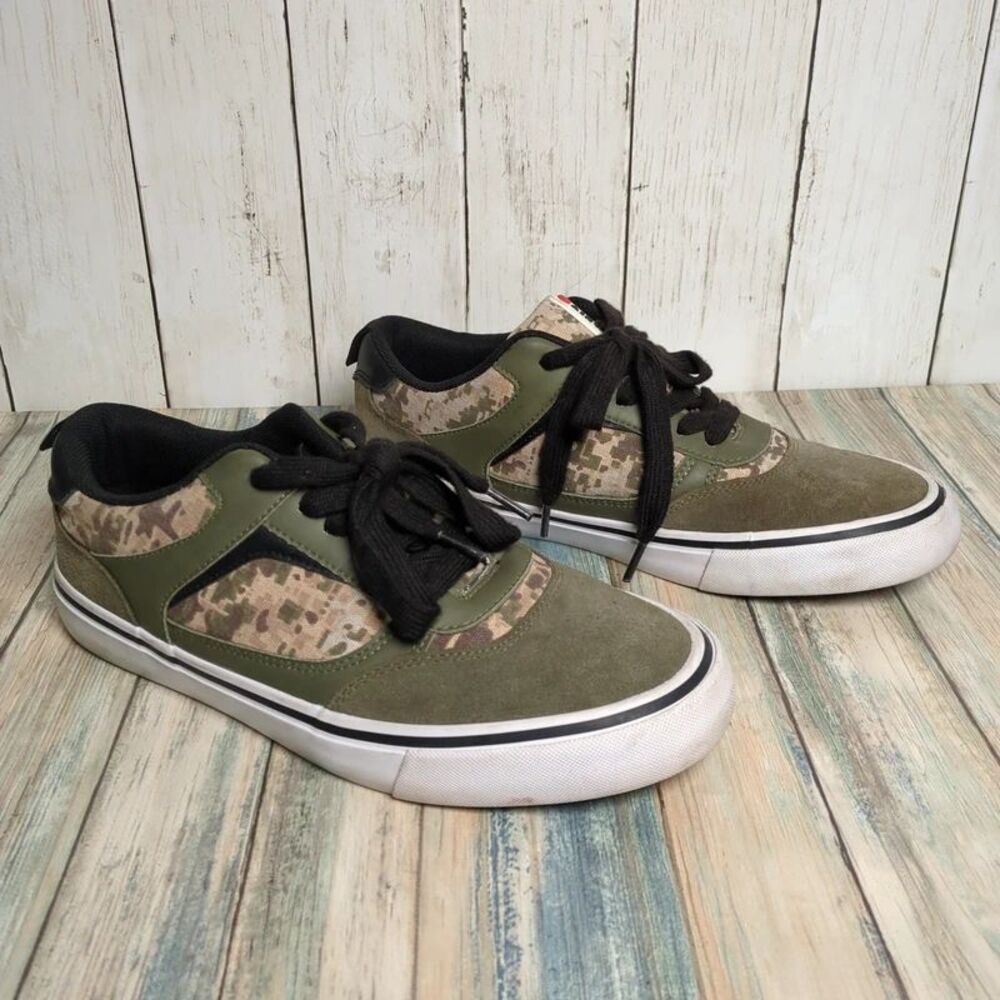 Airwalk Men's Camo Skate Shoes Size 8.5 Olive Green Suede Y2K Sneakers